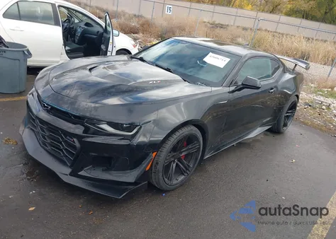 2018 Chevrolet Camaro Zl1 z USA, uszkodzony, nr VIN 1G1FJ1R62J0148911